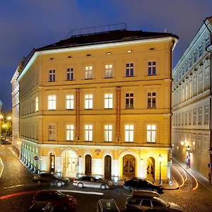 Charles Bridge Palace Praga