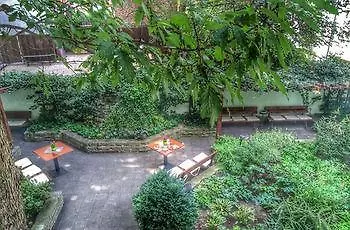 Hotel Museum Praga 3*,